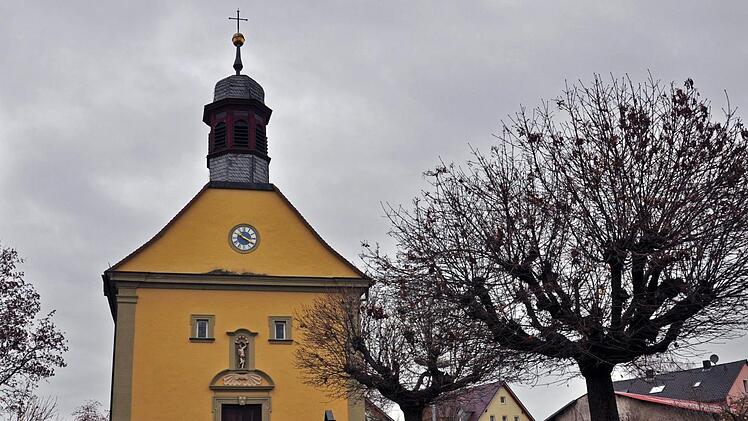 206 000 Euro soll die Gemeinde Wonfurt zur Innen- und Außenrenovierung der Kirche in Steinsfeld aufbringen. Foto: Ulrike Langer