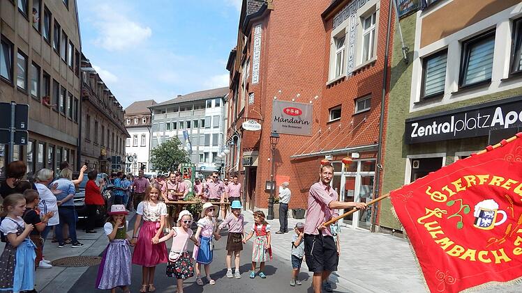 Am Sonntag fand ein Festzug zum Bierstadel statt. Foto: Horst Wunner