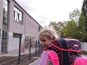 Maresa ist eine von 880 ABC-Schützen im Landkreis Bad Kissingen, die heute zum ersten Mal in die Schule gehen. Foto: Benedikt Borst