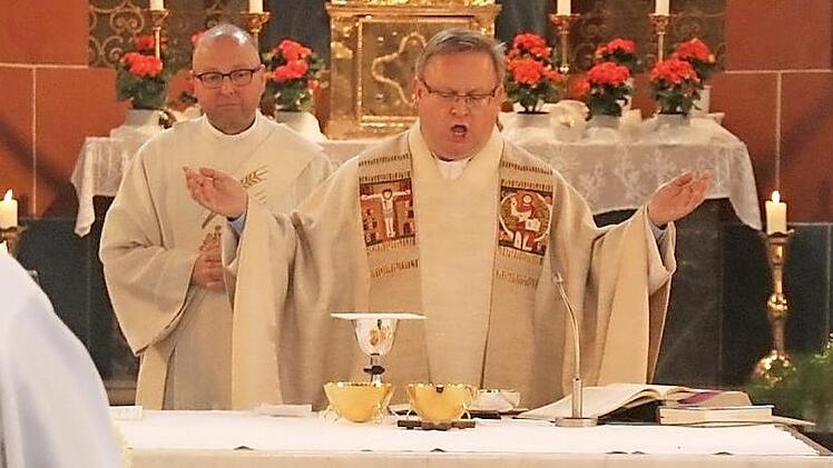 Pfarrer Thomas Ringer im Festgottesdienst Foto: Johanna Blum