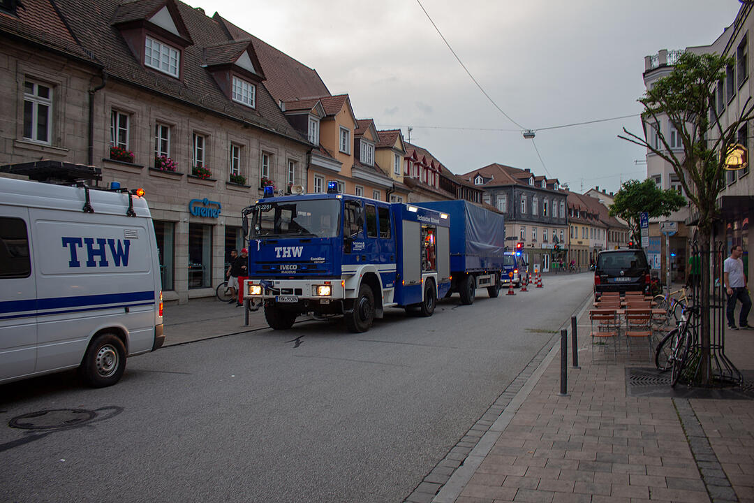 Mehrere zentimeterdicke Hagelkörner gehen in Franken nieder