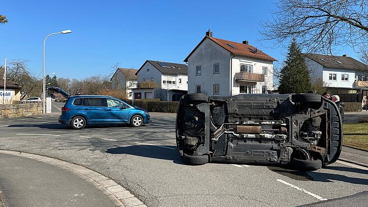 Verkehrsunfall in D&ouml;rfles-Esbach