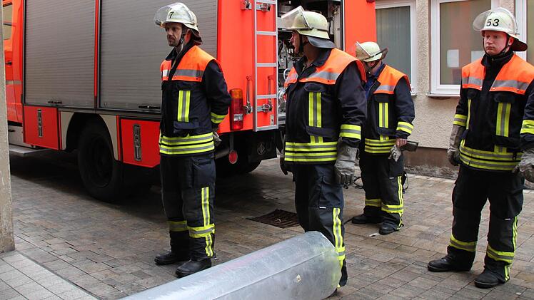 Rund 20 Kameraden der Feuerwehren Bad Brückenau und Römershag rückten aus,...