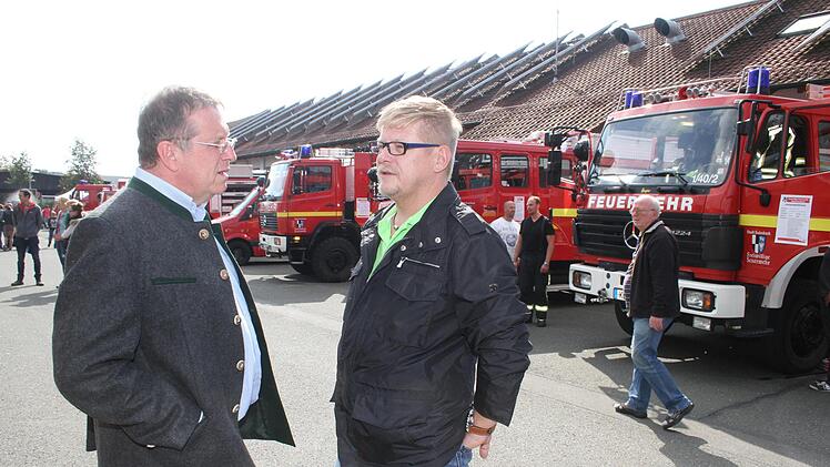 Oberbürgermeister Henry Schramm und Bürgermeister Frank Wilzok hatten sich am Tag der offenen Tür ebenfalls unter die Gäste gemischt.Sonny Adam