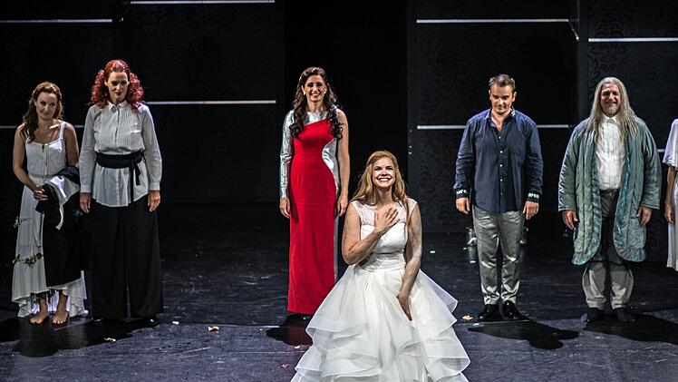 In der Titelpartie von "Rusalka" gab es ein Wiederhören mit der Sopranistin Betsy Horne am Landestheater.Foto: Jochen Berger