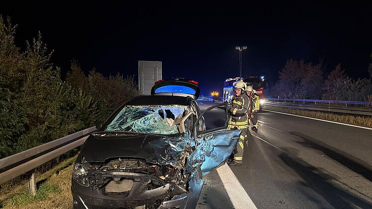 Geisterfahrer-Unfall auf A70 bei Bamberg: Drei Autos, mehrere Schwerverletzte