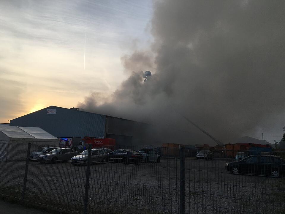 Großbrand in Nürnberg: Rauchwolken ziehen über die Stadt
