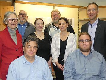 Kandidaten von links:  Adelheid Zimmermann, Gerhard Fläschner, Michael Schmaus, Juliane Müller, Holger Boller, Nina Ahrendt, Nils Conzelmann, Stefano Pettinella.  Nicht im Bild:  Heino Martin, Thomas Dittmayer, Tatjana Kist, Ida Zwenger.  Foto: Isolde Pettinella