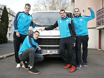 Ein Teil der W&uuml;rzburger Wohnverbindung: (von links) Luca Dierks, Severin Hauke, Janick Sill und Moritz Rauber studieren oder arbeiten in der Domstadt. Oscar Benner, Moritz Zeitler, Nils Rehmeier und Hannes Krochmann waren am Tag des Fotos nicht verf&uuml;gbar.  Foto: Steffen Standke