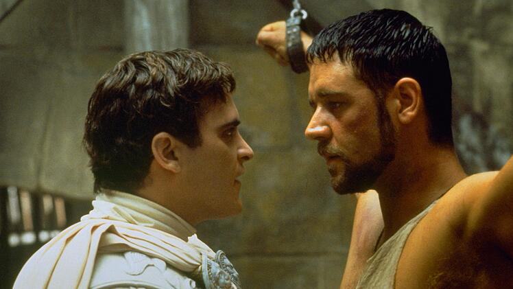 Commodus (Joaquin Phoenix, links) will den Thron f&uuml;r sich und ordnet die Ermordung von Maximus (Russell Crowe) und seiner Familie an.
