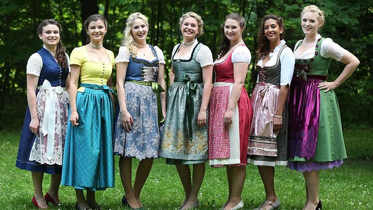 Die sieben Finalistinnen: Johanna Merkenschlager, Lena Hochstraßer, Lena Urban, Lisa Papperger, Melanie Fraas, Latifah Wilson, Jessica Dillinger. Foto: Bayerisches Bier