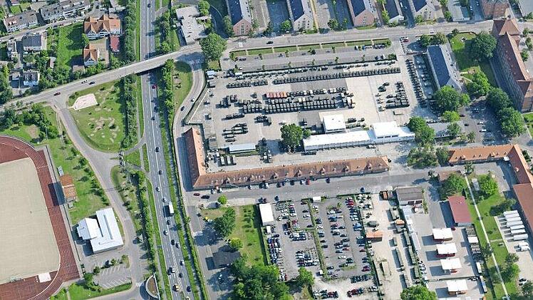 Bei der Konversion der ehemaligen US-Kaserne (hier das Lagarde-Gelände) wurde die große Chance verpasst, den Wohnungsmangel zu beseitigen, kritisiert Norbert Tscherner (Bamberger Bürger-Block). Foto: Hajo Dietz Luftbildstelle Nürnberg