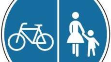 Bei diesem Schild gilt: Ich darf auf keinen Fall auf dem Gehweg fahren (C).