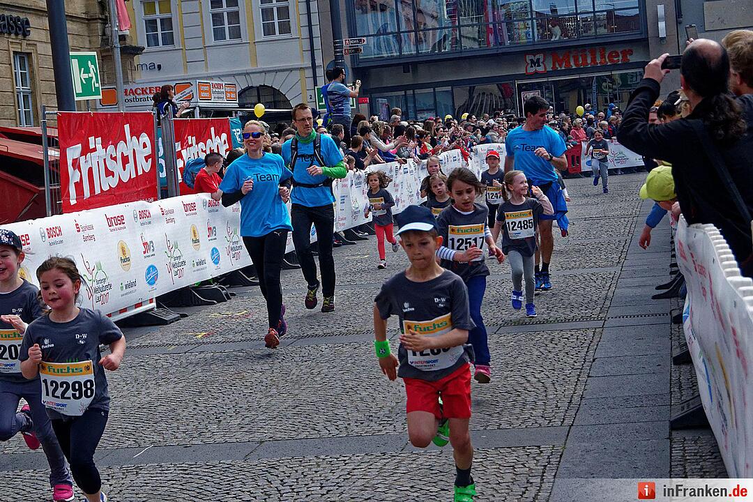 Weltkulturerbelauf 2017 in Bamberg: Der Zieleinlauf am Maxplatz