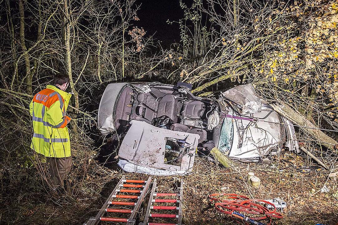 Haßfurt: Fahrer nach Unfall auf der A70 stundenlang eingeklemmt