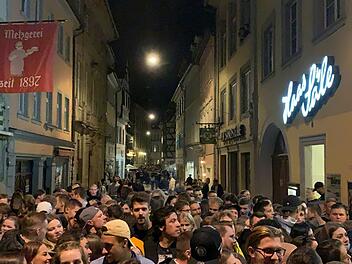 Live-Club Bamberg: Vor dem Eingang war dichtes Gedr&auml;nge.