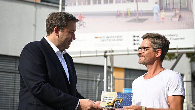 Finanzminister Klingbeil besucht Zukunftsprojekte in Deutschland