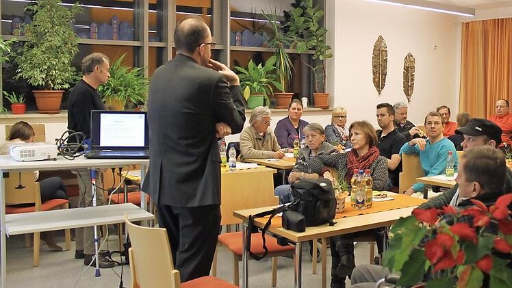 Im "Forum für Menschen mit Behinderung" teilten Fachleute ihr Wissen.  Foto: Carmen Schwind