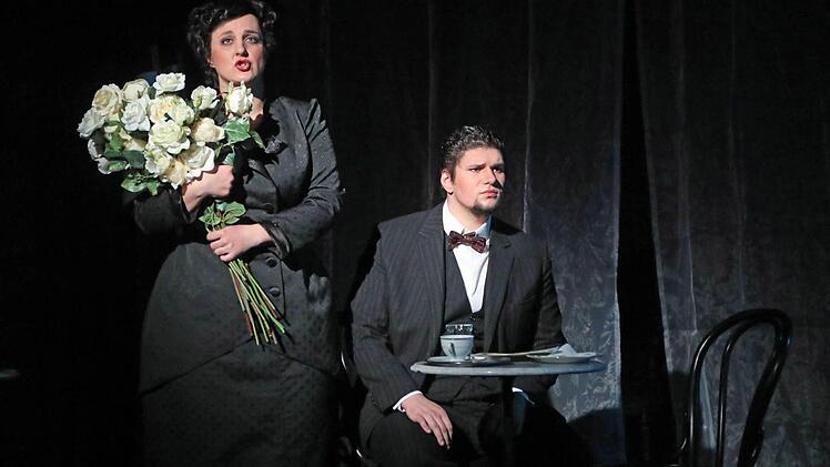 "Ausblick in ein schönes Land": ein szenischer Liederabend mit Musik von Erich Wolfgang Korngold feierte Premiere in der Coburger Reithalle.Foto: Henning Rosenbusch