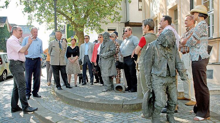 Ein Stadtrundgang durch Ansbach führt zu den wichtigsten Stationen im Leben von Kaspar Hauser. Fotos: djd/Stadt Ansbach
