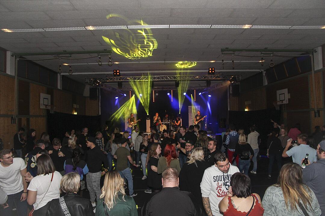 Mit vielen Party-Songs der 80er & 90er und Rock-Pop Klassikern