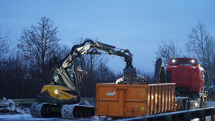 Unfallserie auf der A44 - Tote und Verletzte