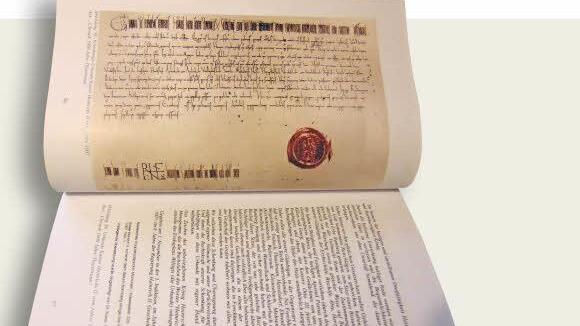 Die Stiftungsurkunde mit dem Namen Slierbach Foto: Petra Malbrich