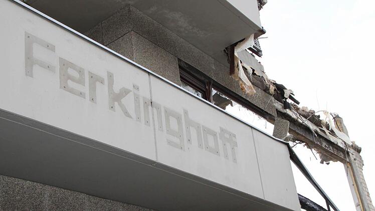 Bereits im April wurde die ehemalige Textilfabrik "Ferkinghoff" in der Kissinger Straße abgerissen. Foto: Ulrike Müller