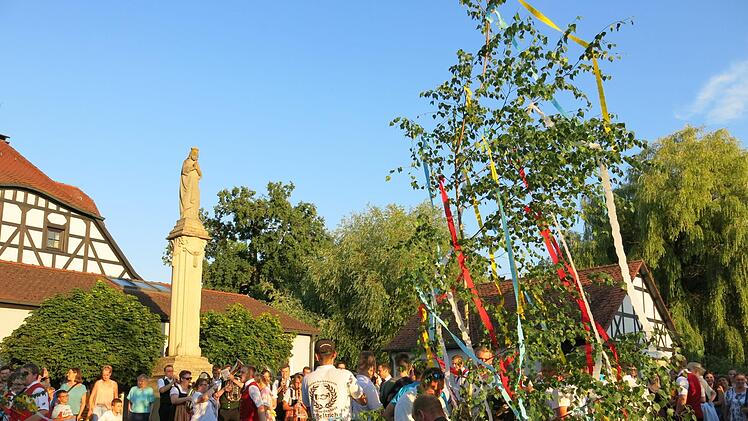 Beim Betzenaustanzen in Effeltrich Foto: Dagmar Niemann