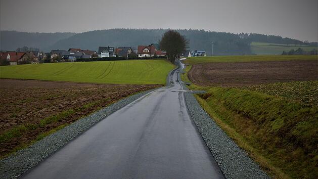 Der &ouml;ffentliche Feld- und Waldweg zwischen Harsdorf und RamsenthalFoto: Werner Rei&szlig;aus