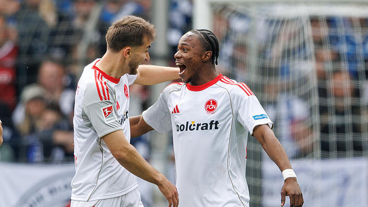 Arminia Bielefeld - 1. FC N&uuml;rnberg: Zoma und Markhiev feiern F&uuml;hrungstreffer f&uuml;r N&uuml;rnberg