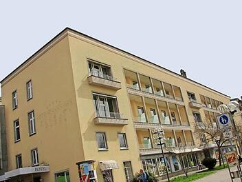Der Freistaat hat den Neubau für das ehemalige Steigenberger Hotel in Bad Kissingen jetzt auch für Investoren im Vier-Sterne-Bereich ausgeschrieben.