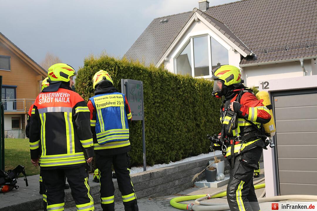 Kellerbrand in Naila: Feuerwehr rettet Tiere aus Wohnhaus