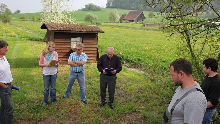 Der Bauauschuss am Bereich zwischen Weisach und Brauhaus.
