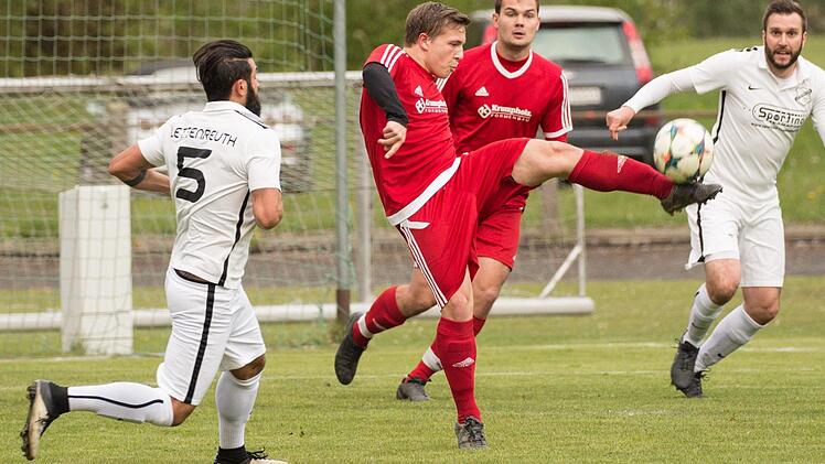 Szene vom Kreisliga-Spiel TSV Weißenbrunn - SpVgg Lettenreuth. Foto: Heinrich Weiß