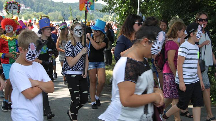 Die Mainleuser Schule feierte am Samstag ein wunderschönes Wiesenfest. Foto: Stephan Tiroch