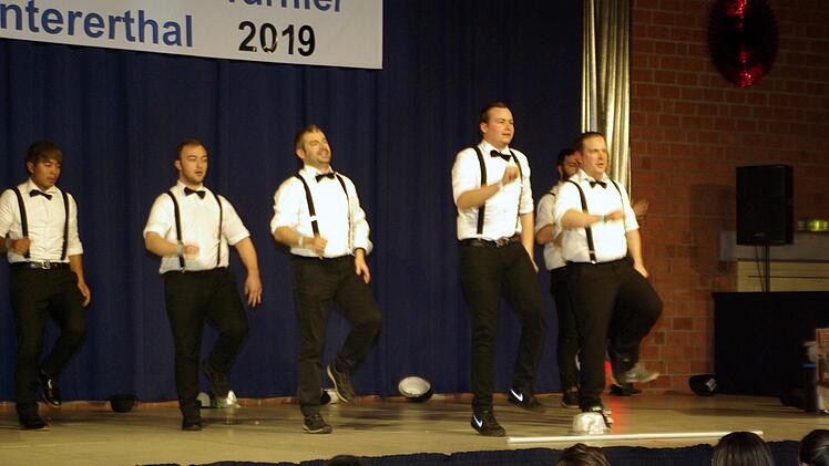 Männerballett aus Lauter Foto: Winfried Ehling