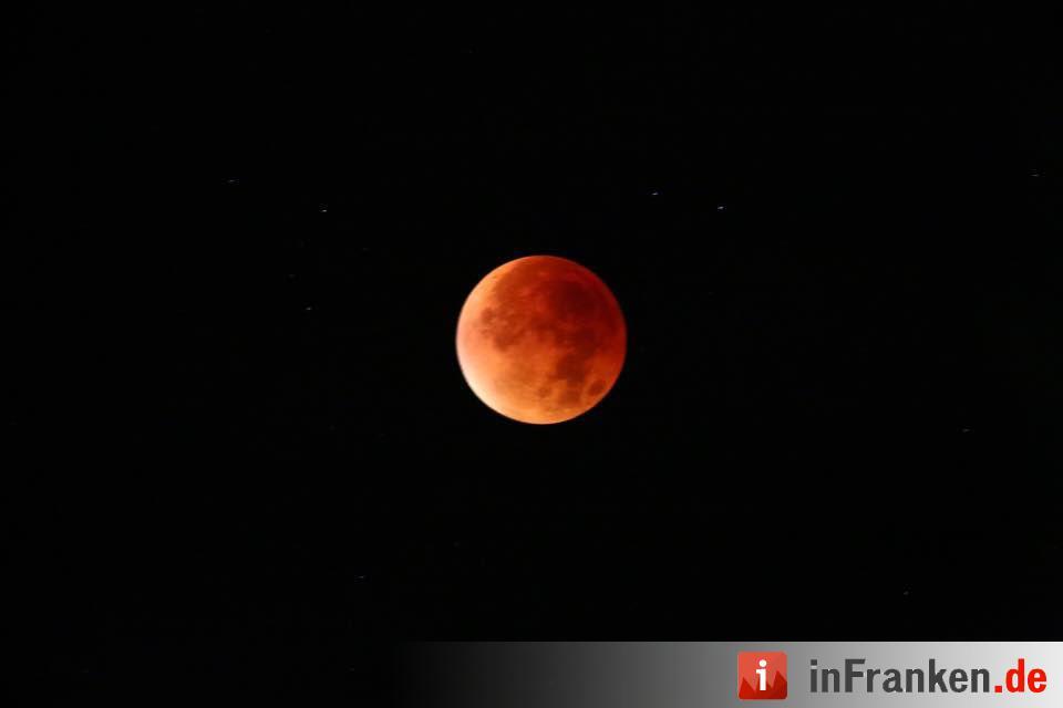 Leserfotos: Blutmond über Franken
