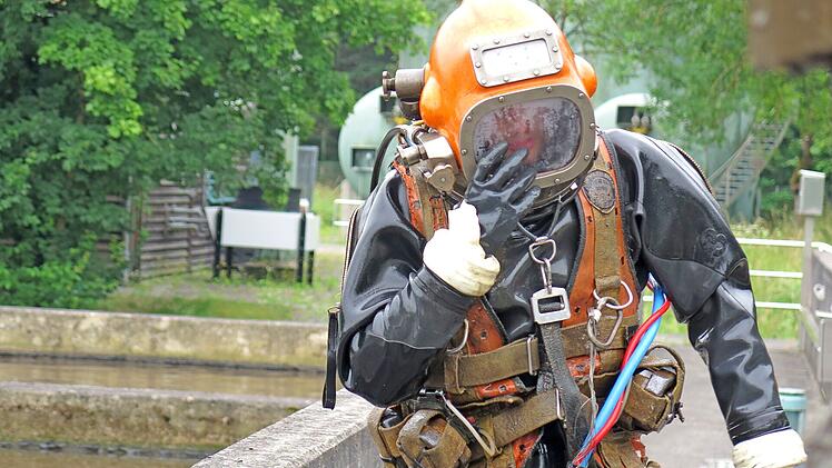 Kl&auml;ranlage Schwabach musste professionellen Taucher beauftragen - das ist der Grund