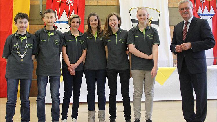 Erfolgreiche Jugend (v.l.): Marius Meindl, Steven Schultz, Franziska Klubertanz, Sabrina Klubertanz, Elisa Tartler und Lena Jopp.