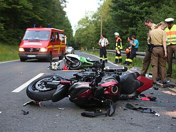 Beim dritten Motorradunfall dieses Wochenendes am Würgauer Berg stießen zwei Motorradfahrer zusammen. Foto: News5/Herse