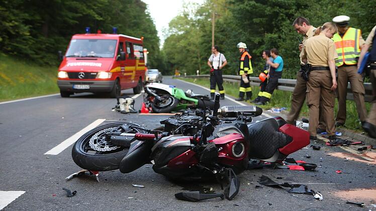 Beim dritten Motorradunfall dieses Wochenendes am Würgauer Berg stießen zwei Motorradfahrer zusammen. Foto: News5/Herse