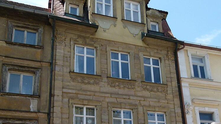Das Rokokostadthaus am Schillerplatz lockte besonders die Interessenten an den "Architektouren" an.