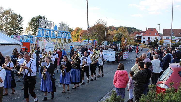 Impressionen vom Umzug    Foto: Evi Seeger
