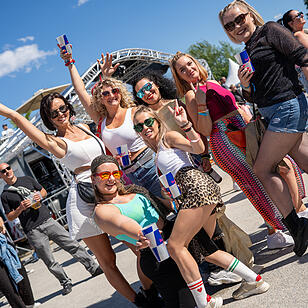 Das Sommerfestival f&uuml;r alle, die feiern, tanzen und einfach gl&uuml;cklich sein wollen!