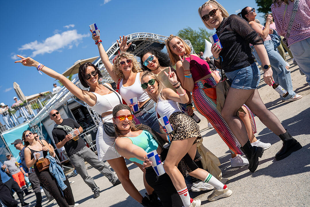 Das Sommerfestival f&uuml;r alle, die feiern, tanzen und einfach gl&uuml;cklich sein wollen!