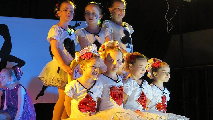 Eine Menge geboten war beim Showtanz-Festival in Ebenhausen. Foto: Doris Bauer
