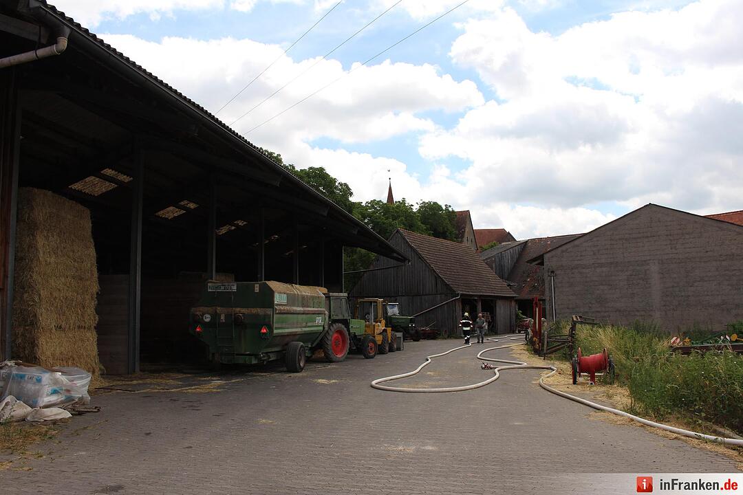 Landwirtschaftliches Anwesen in Vollbrand - 150 bis 200 Kuehe qualvoll verendet