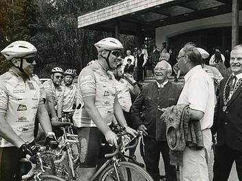 Mit einer Fahrradtour nach Gais feierte Coburg 1996 das 25-jährige Bestehen der Städtepartnerschaft. Foto: Archiv