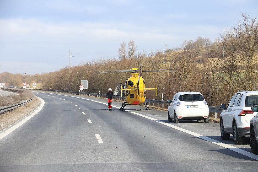 Unfall auf A70 bei Viereth: Mann steigt aus Auto aus und wird von Lkw erfasst